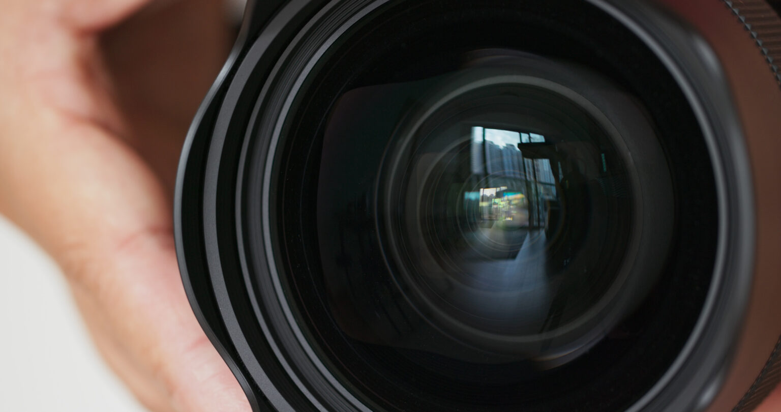 Fotógrafo em São Carlos registrando momento emocionante de casamento